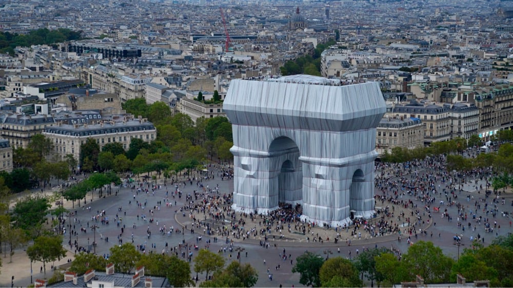 the Arc de Triomphe, wrapped in a layer of fabric