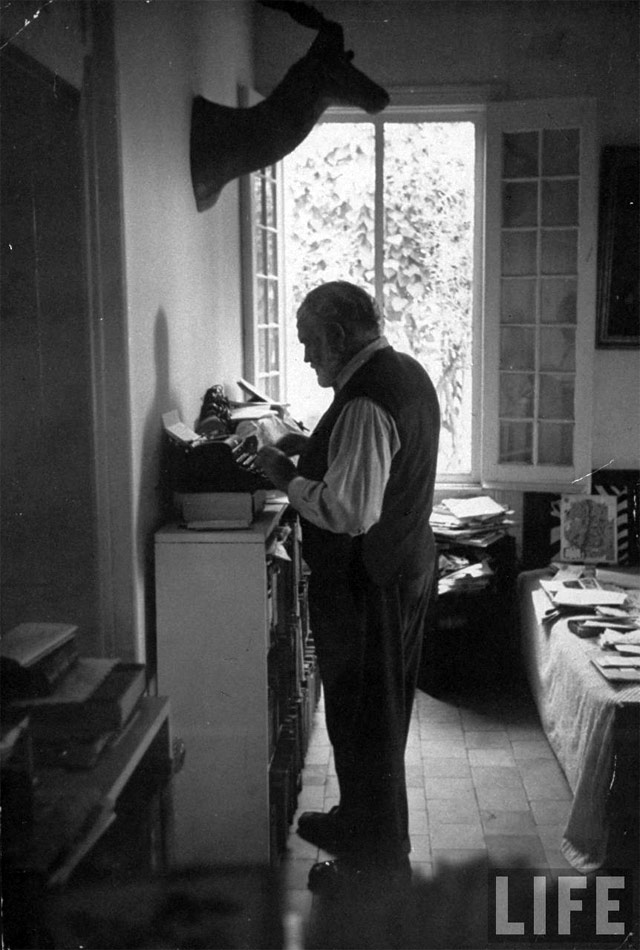 Hemingway Standing Desk