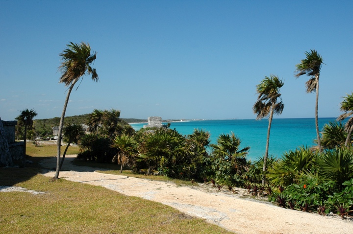 Small glimpse of the Tulum ruins