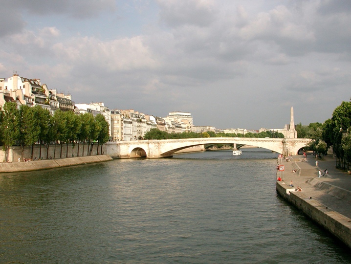 Early evening on the Seine