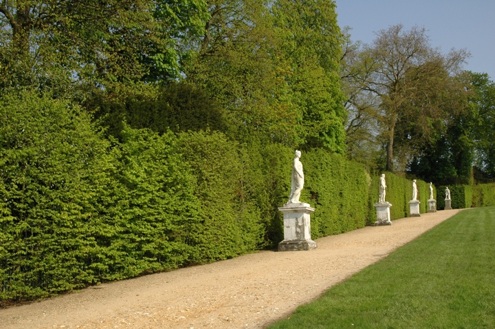 More statues!