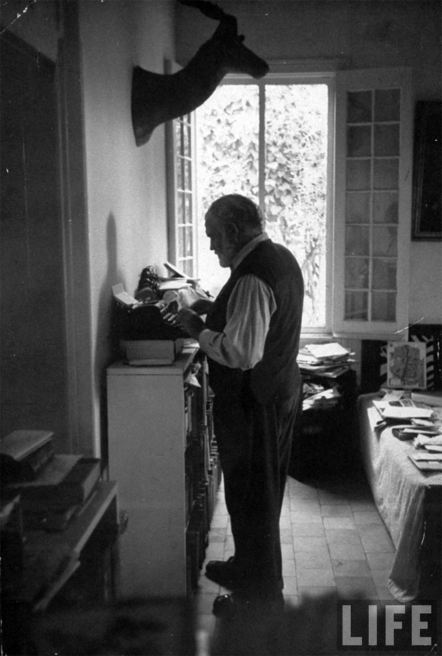 Hemingway Standing Desk