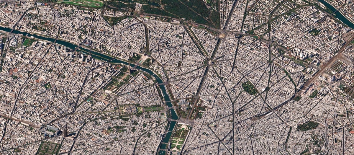 low-angle satellite of Paris
