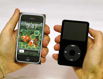 iPhone vs. 5G iPod