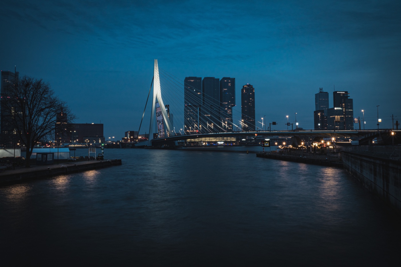 Rotterdam at night by Joël de Vriend